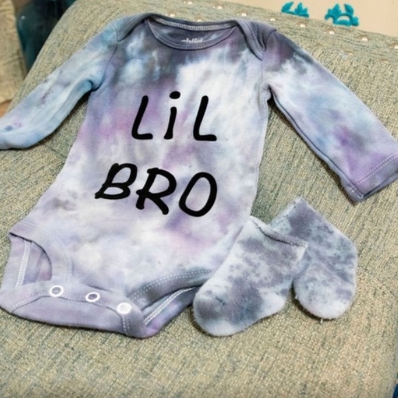 Lil bro tie dye longsleeve onesie - Picture 1 of 1